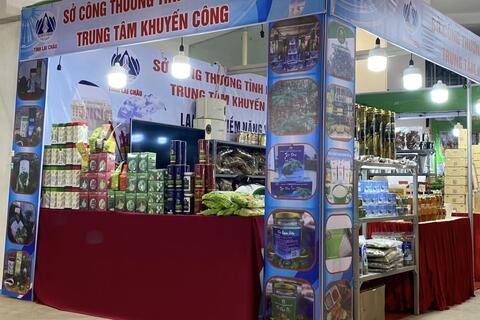 Lai Châu tham gia Hội chợ triển lãm hàng công nghiệp nông thôn tiêu biểu khu vực phía Bắc tại Quảng Ninh năm 2023