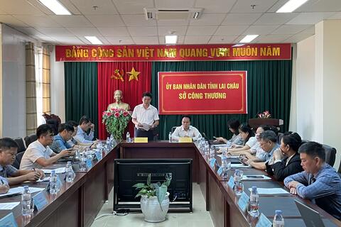 Hội nghị trao đổi trực tiếp với lãnh đạo các Doanh nghiệp trong ngành chè về Kế hoạch cụ thể để tận dụng các FTA thế hệ mới tại tỉnh Lai Châu.